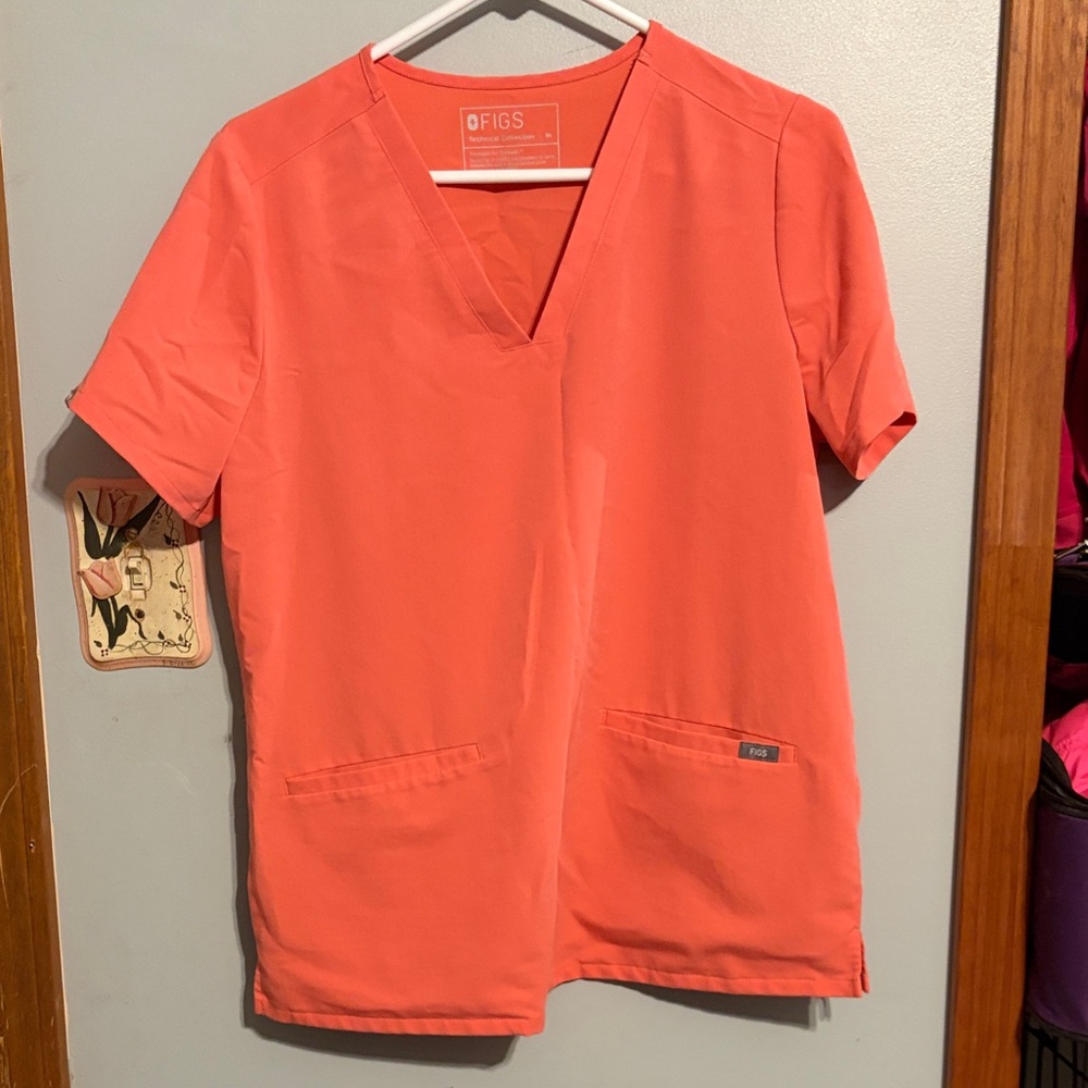 Figs Coral V-Neck Scrub Top